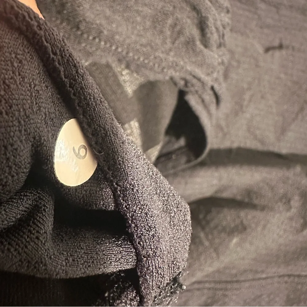Lululemon No Limit Tank Charcoal Striped Medium Size 6 Bust Lining Loose - Picture 11 of 15